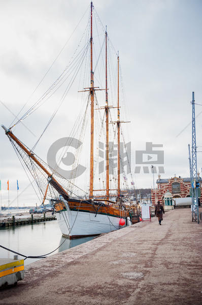 芬兰赫尔辛基码头中世纪船舶图片素材免费下载