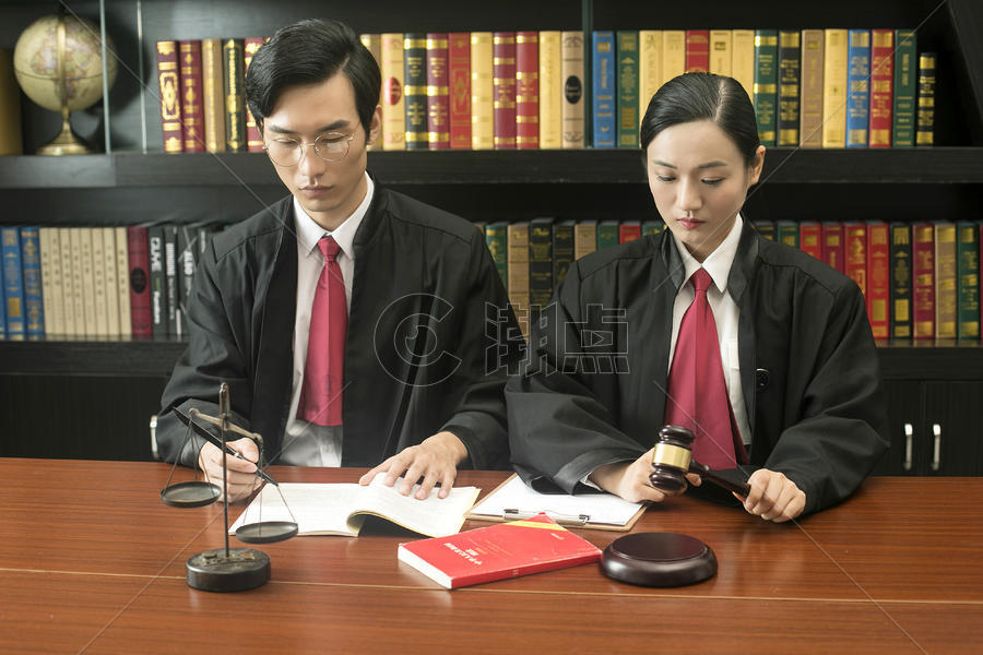 男女律师图片素材免费下载