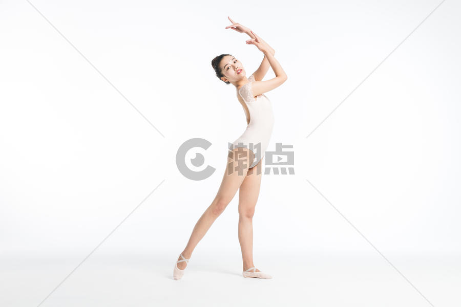 舞蹈美女跳舞图片素材免费下载