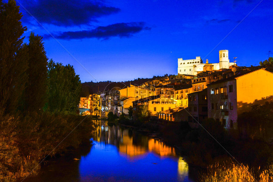 西班牙阿拉贡地区中世纪古镇巴尔德罗夫雷斯图片素材免费下载
