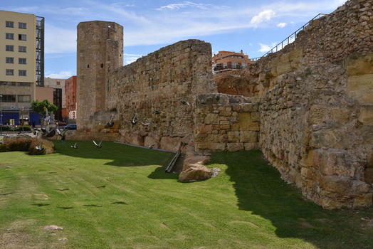 西班牙加泰罗尼亚地区地中海岸小镇塔拉戈纳古城图片素材免费下载