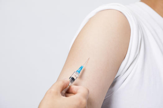 疫苗针管注射图片素材免费下载