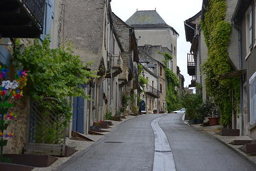法国南部阿韦龙地区号称法国最美乡村-纳雅克古镇图片素材免费下载