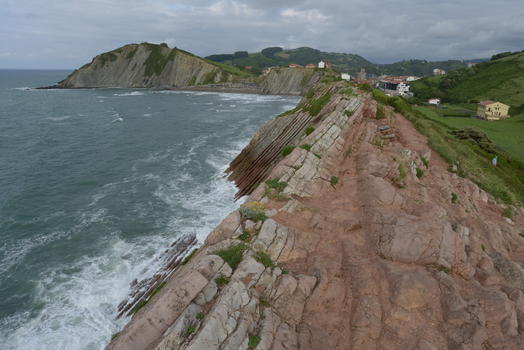 西班牙巴斯克海岸独特的复理石地质结构海滩图片素材免费下载