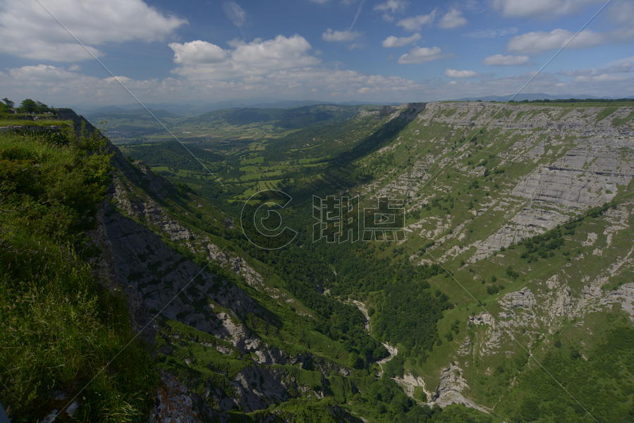 西班牙卡斯蒂利亚-莱昂大区的内尔维昂大峡谷图片素材免费下载