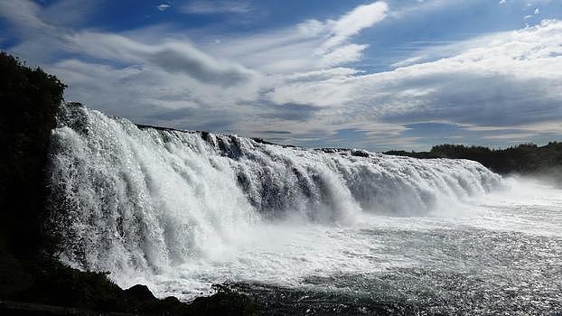 冰岛旅游黄金圈上的马鬃瀑布图片素材免费下载