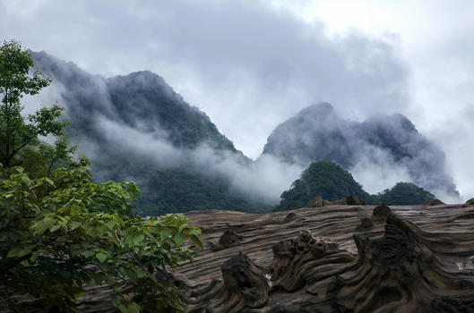 云山雾绕贵州风景图片素材免费下载
