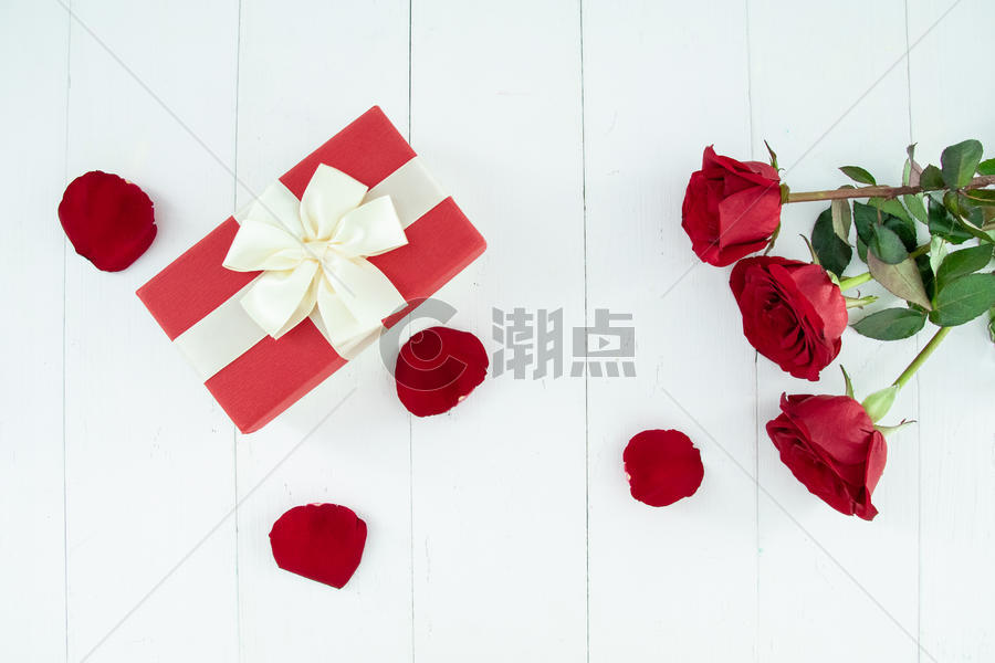 七夕情人节玫瑰花礼物图片素材免费下载
