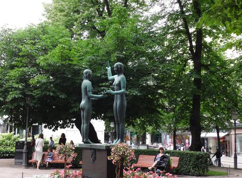 赫尔辛基市中心公园雕塑图片素材免费下载