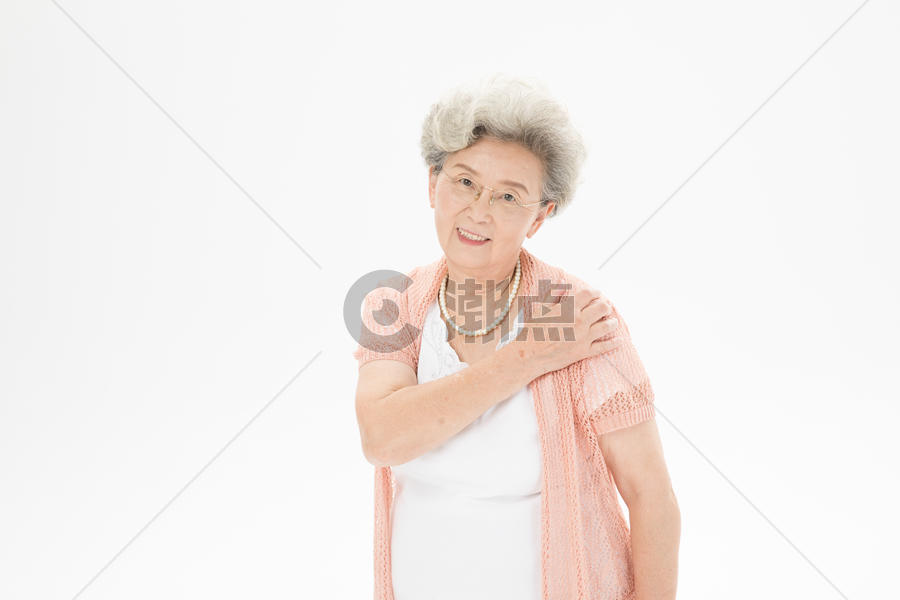 老年奶奶肩膀疼图片素材免费下载