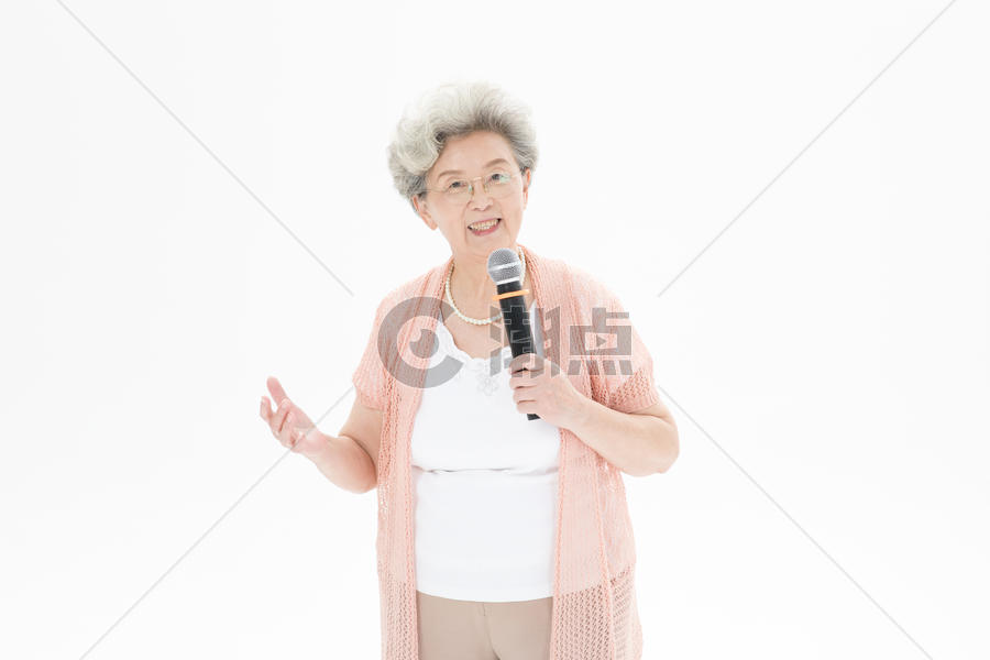 老年奶奶唱歌图片素材免费下载