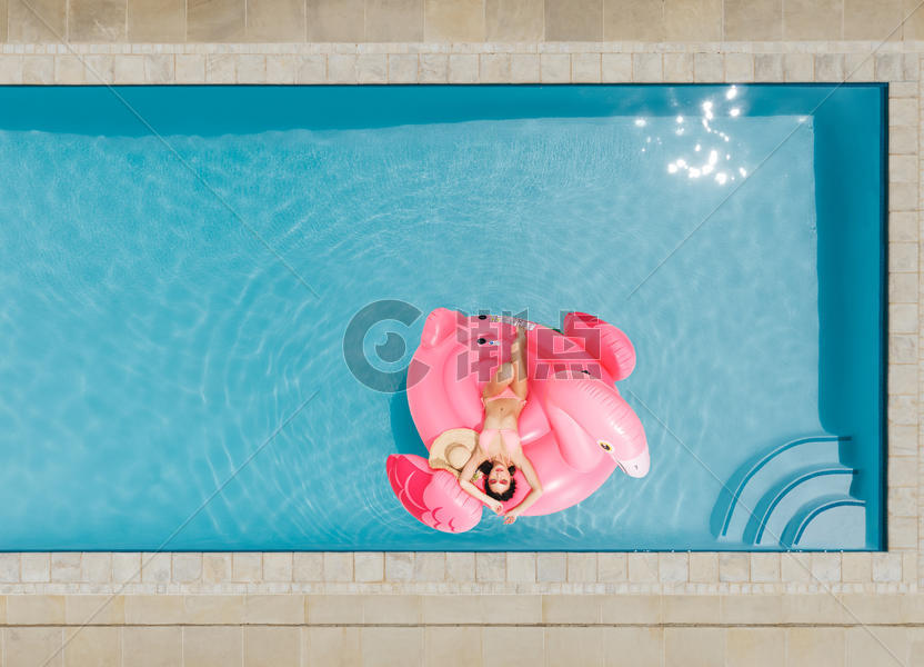 泳池清凉一夏图片素材免费下载