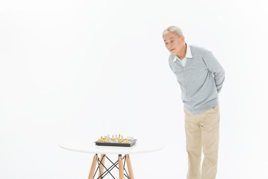 老年人观棋图片素材免费下载