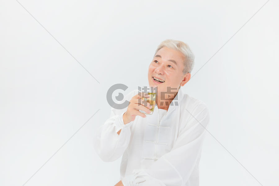 老年人喝茶图片素材免费下载