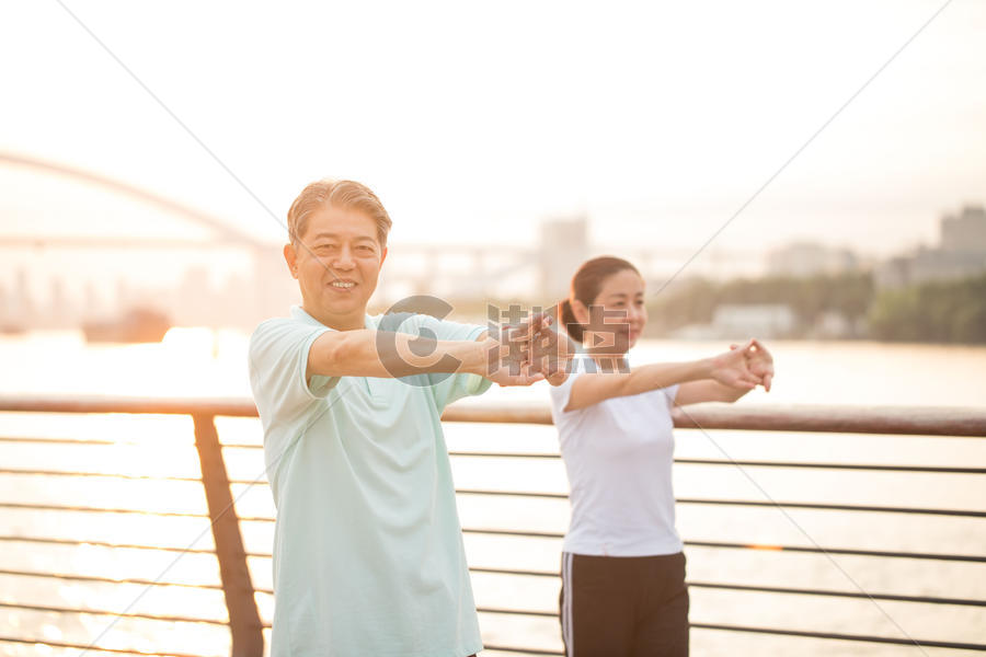 老年人运动锻炼图片素材免费下载