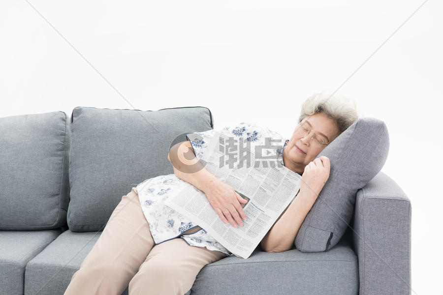 老年奶奶瞌睡图片素材免费下载