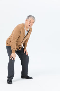 老年男性腰疼形象图片素材免费下载