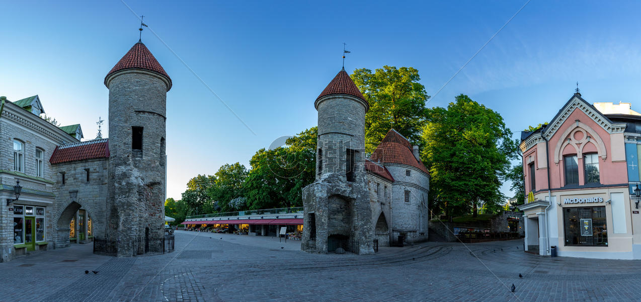 爱沙尼亚首都塔林老城著名历史建筑黎明之门图片素材免费下载