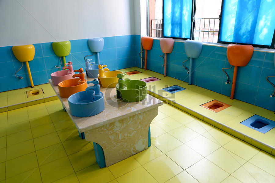 幼儿园卫生间盥洗室图片素材免费下载