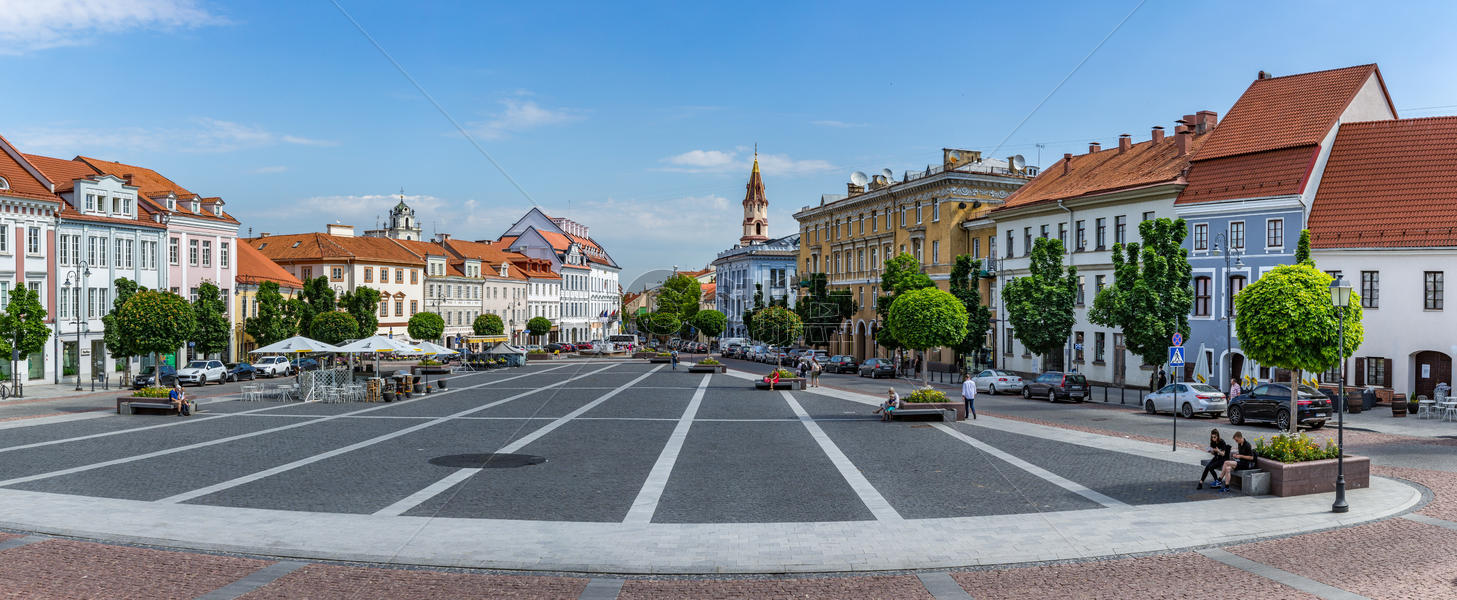 立陶宛首都维尔纽斯老城广场全景图图片素材免费下载