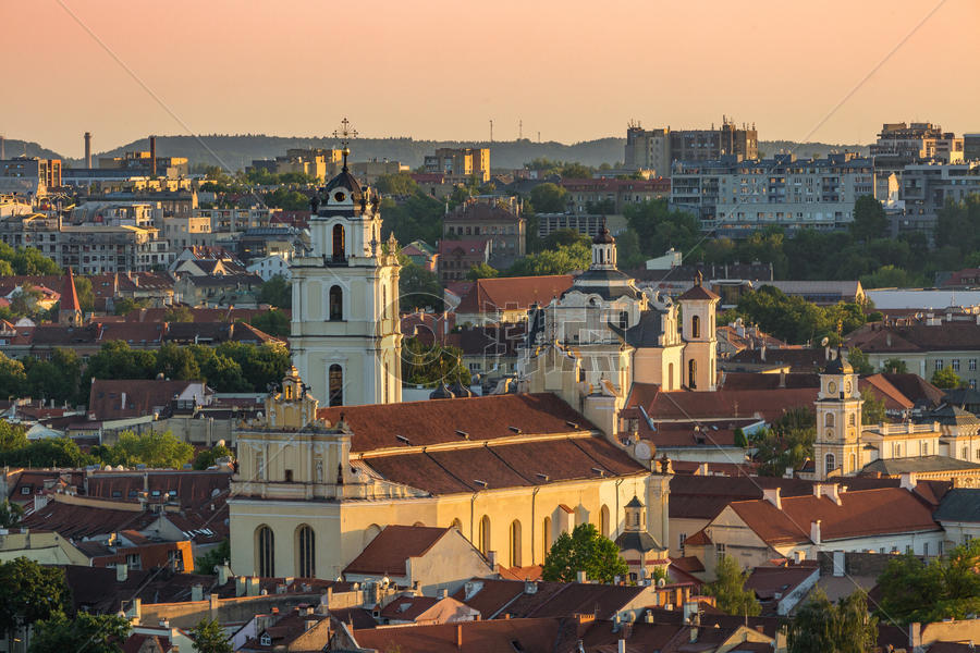 俯瞰立陶宛首都维尔纽斯城市风光图片素材免费下载