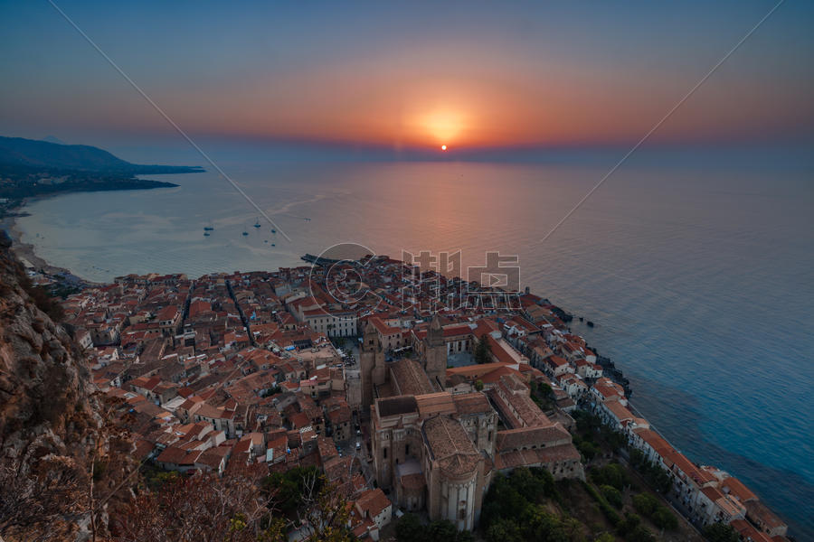 意大利西西里岛旅游城市切法卢日落全景图片素材免费下载