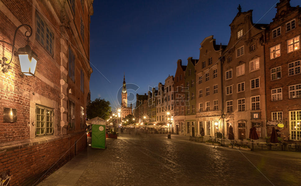 波兰旅游名城格但斯克老城广场夜景图片素材免费下载