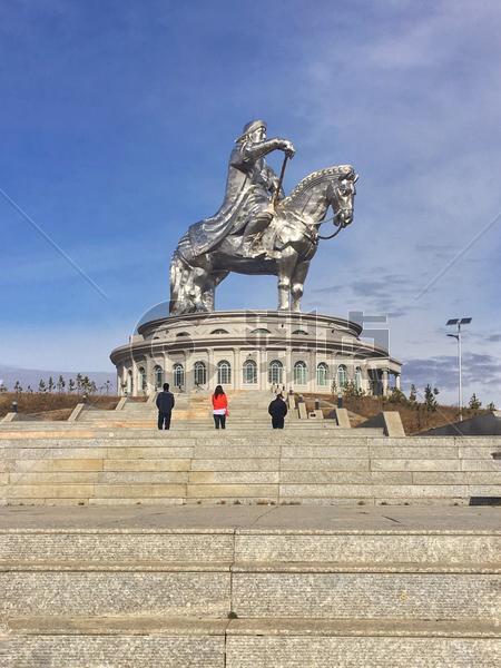 内蒙古草原上的成吉思汗雕像图片素材免费下载