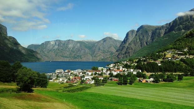 挪威风光之峡湾小镇图片素材免费下载