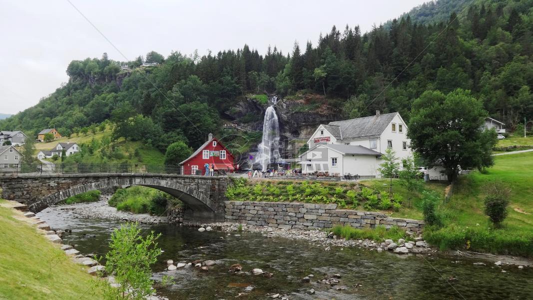 挪威小镇田园风光图片素材免费下载