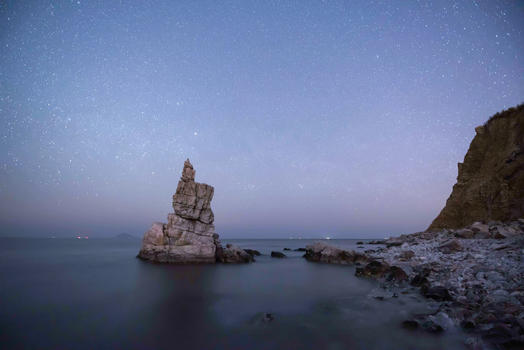 大连海边礁石星空夜景图片素材免费下载