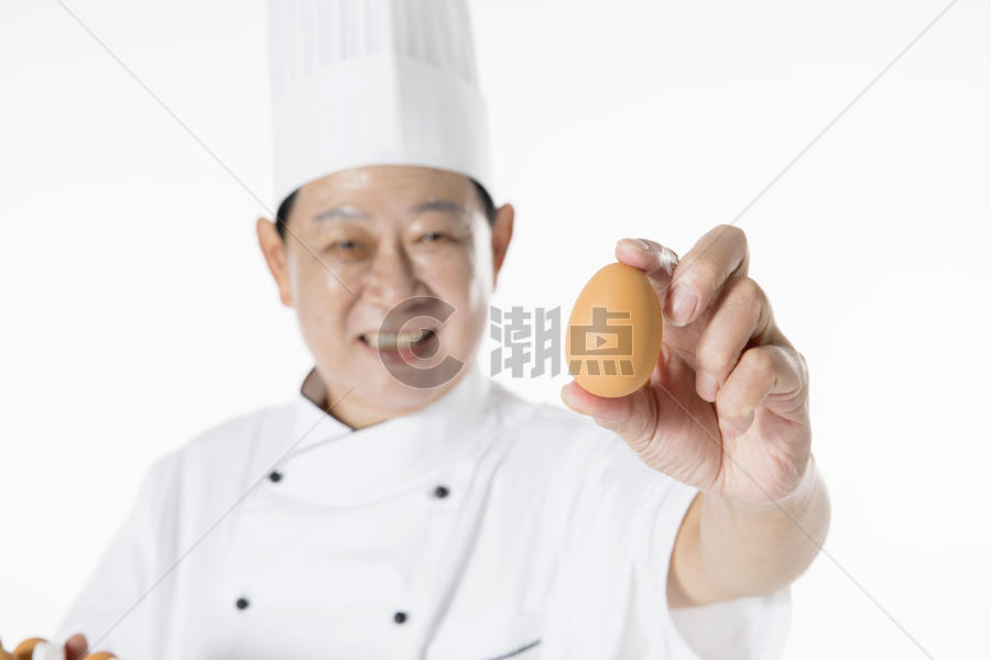 厨师拿鸡蛋图片素材免费下载