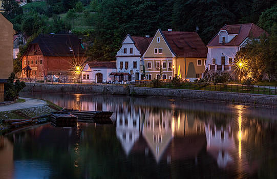 捷克著名旅游小镇库鲁姆洛夫夜景图片素材免费下载