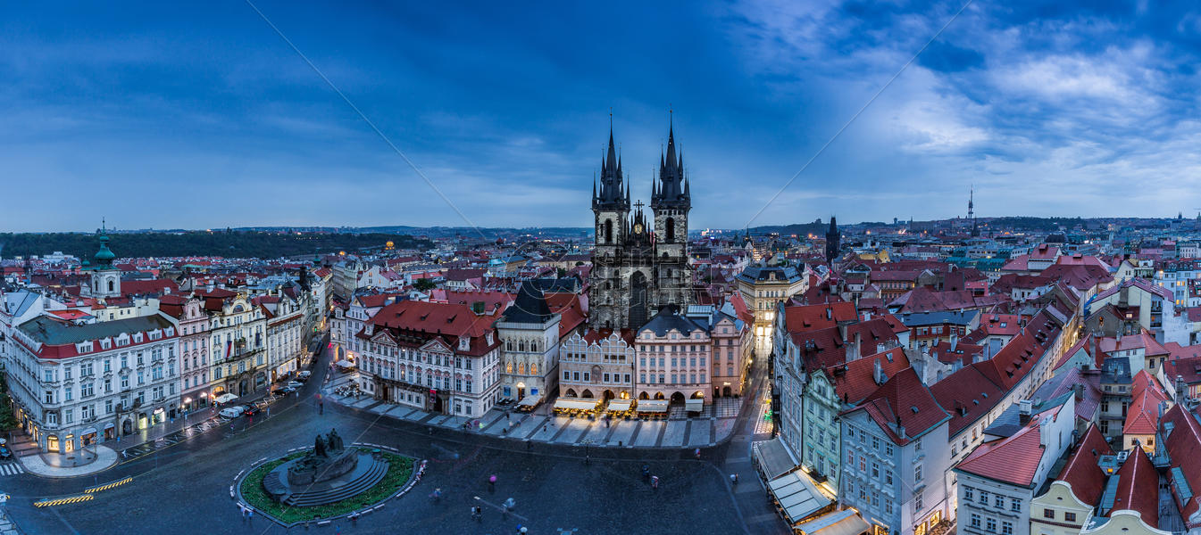 俯瞰布拉格老城广场夜景全景图图片素材免费下载