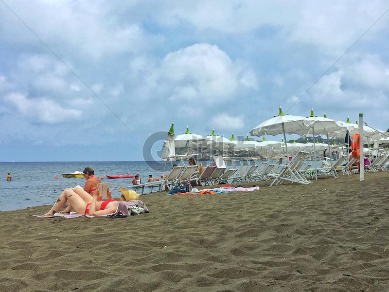 夏季地中海海滩休闲图片素材免费下载