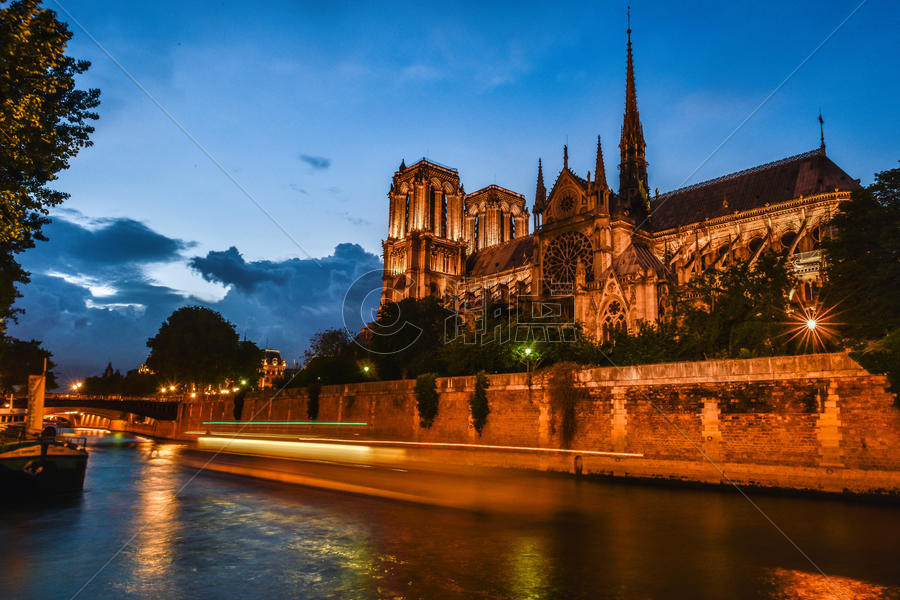 巴黎圣母院夜景风光图片素材免费下载
