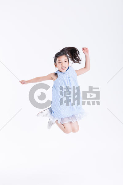 儿童跳跃图片素材免费下载