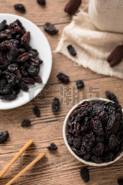 黑加仑葡萄干零食美食坚果类图片素材免费下载