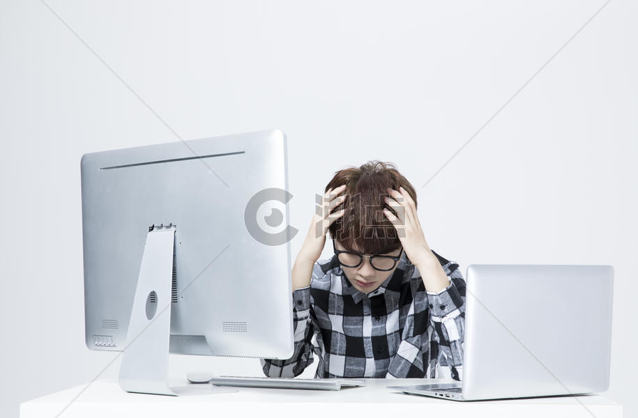 IT男工作电脑摄影图6720*4408图片素材免费下载-编号854704-潮点视频