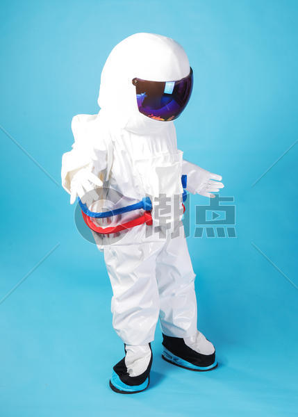 儿童穿太空服图片素材免费下载
