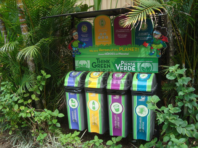 哥斯达黎加绿色环保的垃圾分类箱图片素材免费下载