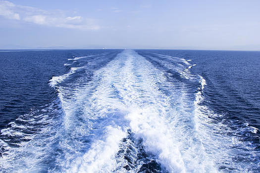 爱琴海油轮浪花图片素材免费下载