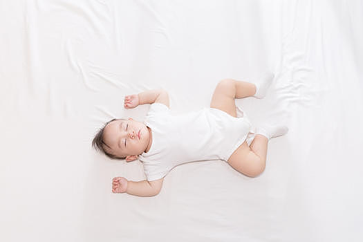 熟睡的婴儿图片素材免费下载