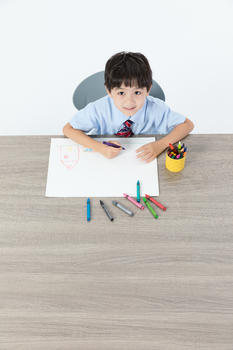 儿童书桌画画图片素材免费下载
