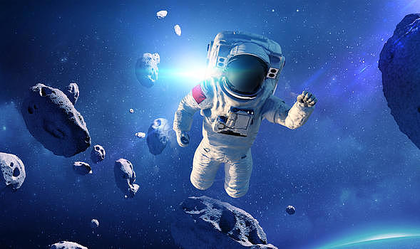 外太空宇航员图片素材免费下载