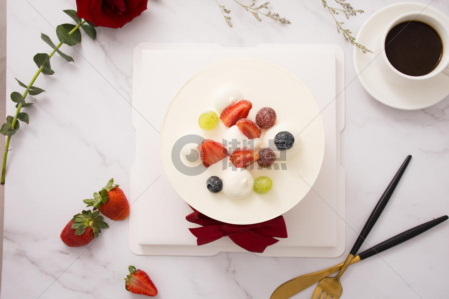水果奶油生日蛋糕图片素材免费下载