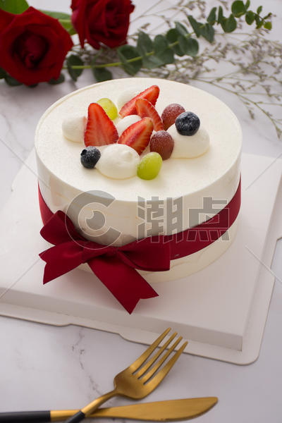 水果奶油生日蛋糕图片素材免费下载