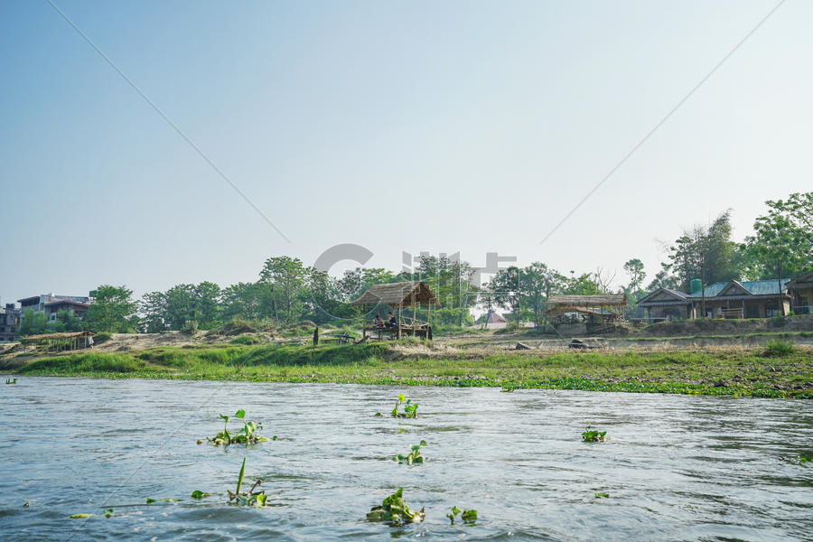 尼泊尔奇特旺国家公园河流风光图片素材免费下载