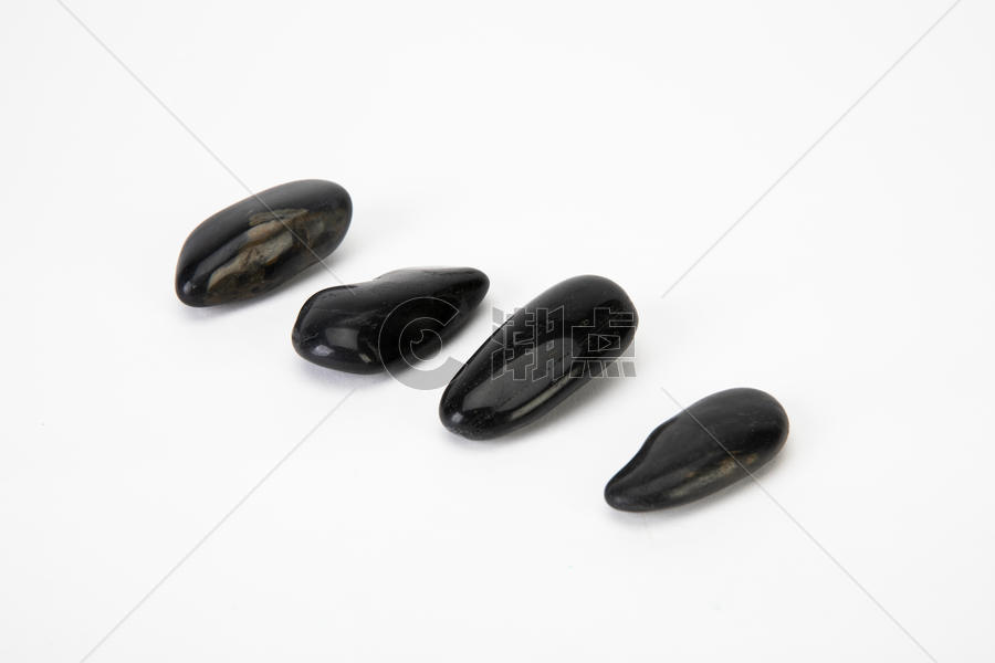 黑色石头鹅卵石图片素材免费下载