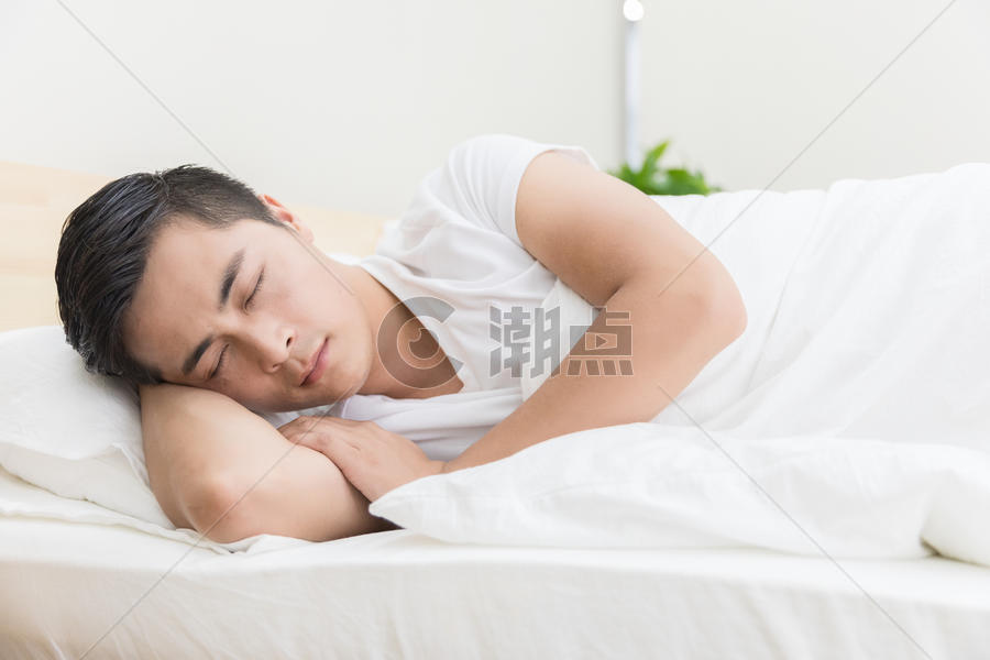 男性睡眠图片素材免费下载
